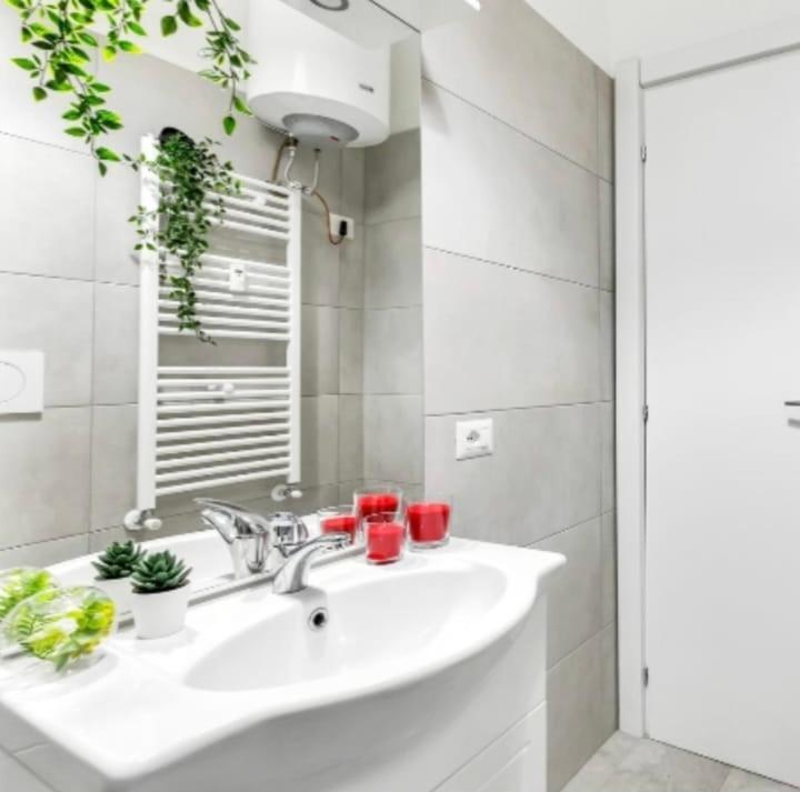 Venezuela Apartment Милано Екстериор снимка